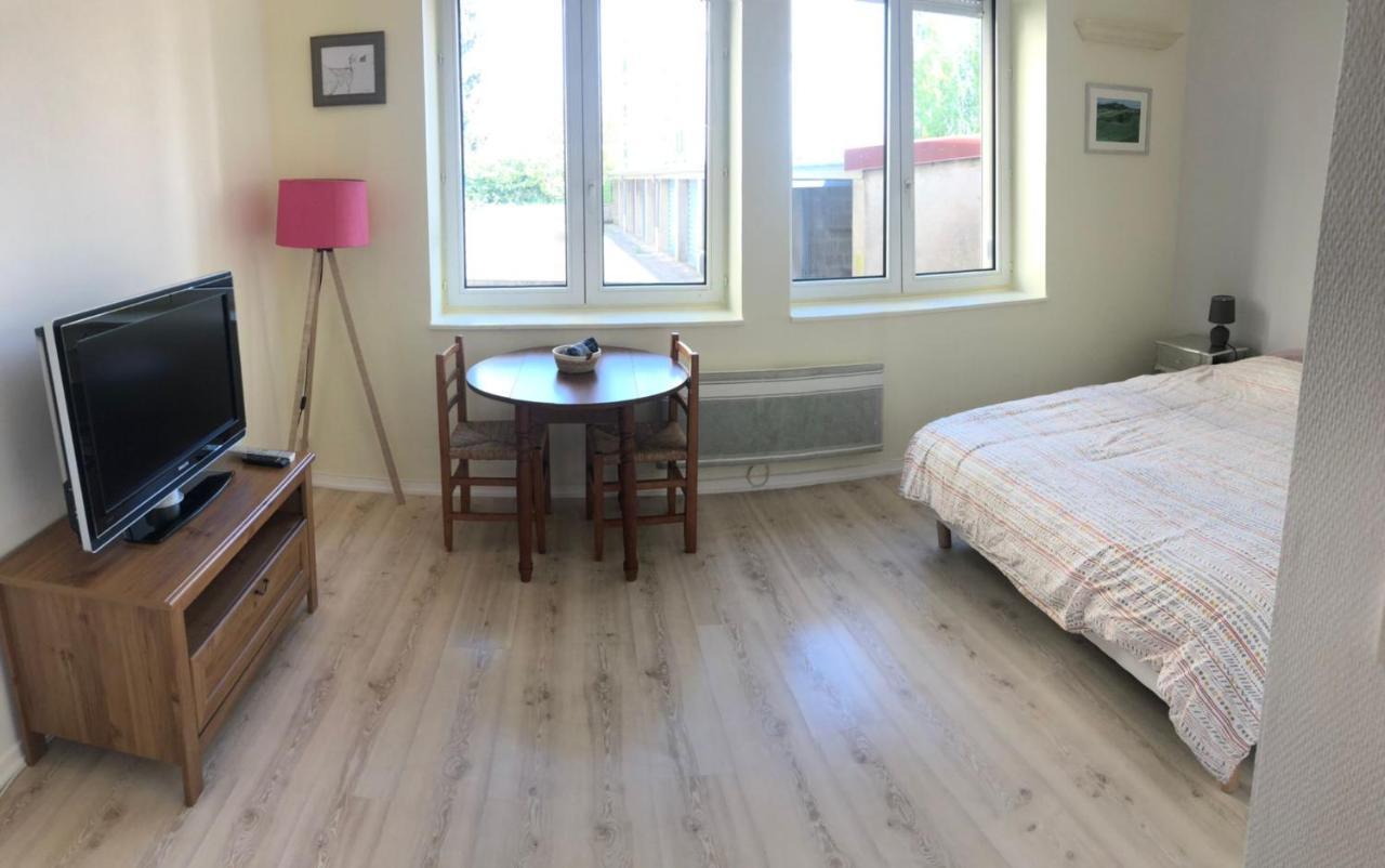 Le Comtois, Studio Au Calme Proche De La Gare Μπεζανσόν Εξωτερικό φωτογραφία